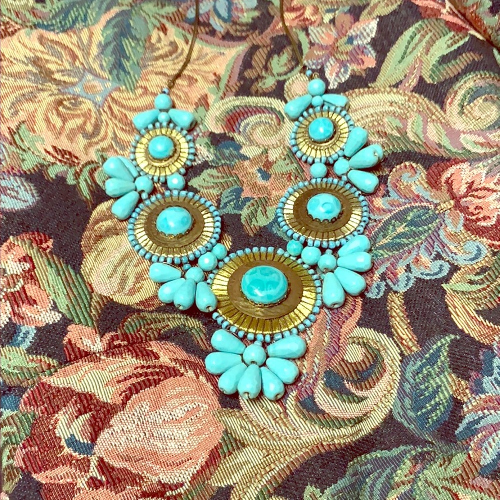 Statement necklace